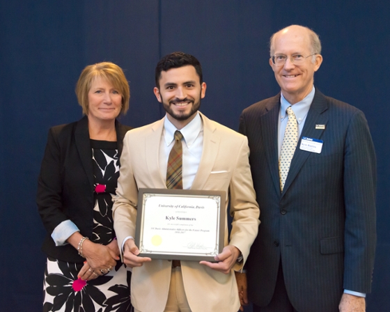 Summers receiving certificate