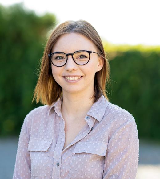 headshot of anjie cook uc davis