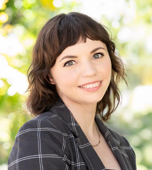 Headshot of Anjie Cook.