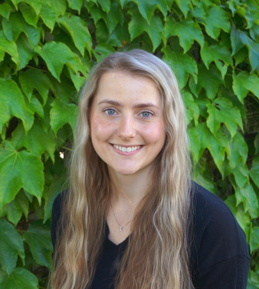 Anna-Maria headshot