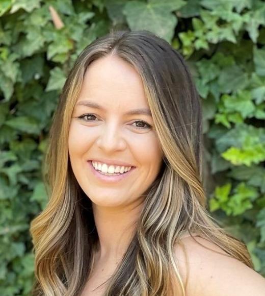 Profile photo of Carlee Gnos.