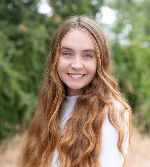 Headshot of Hayley Morris